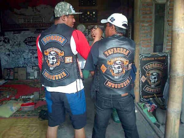 Gundala Djakarta goes to Lombok... On the way to Jakarta transit at Jogjakarta visit our brother Topaner Indonesia