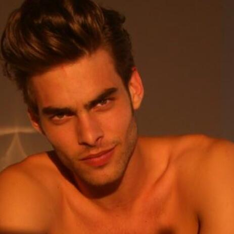 jonkortajarena's tweet photo. Happy Sunday!! Y si no es feliz, a la cama de vuelta http://t.co/sieOf62cBr
