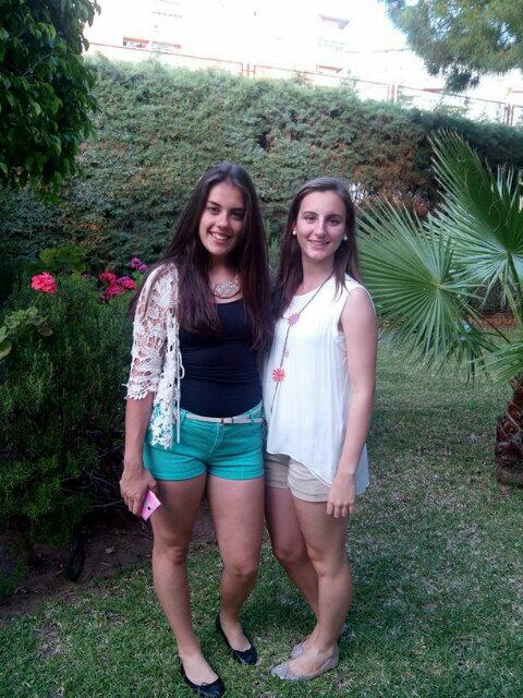 SusanaRepiso's tweet photo. En las buenas y en las malas. @AlbaLopeezz ♥ http://t.co/C35G5fJil9