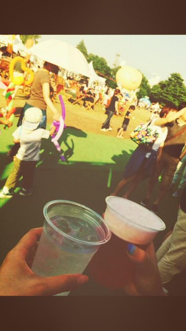 暑いから、とりあえず乾杯〜♡ http://t.co/rDPGg0AKSm