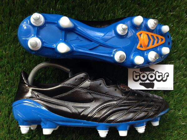 mizuno morelia blackout