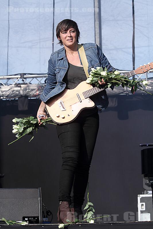 5/31/14 - Paris, France, Parc de Bagatelle, "We Love Green Festival'' BpCHRrMIEAAZLgH