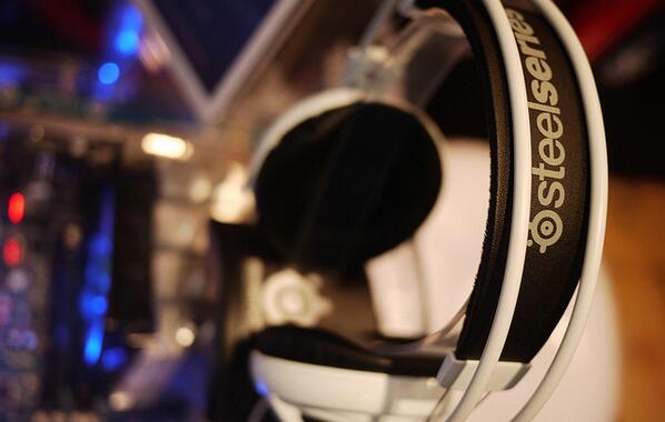 OvercartInc's tweet image. Check out our new #Steelseries collection, with a 10% off during launch: bit.ly/1kwfoL4 #allthisweek