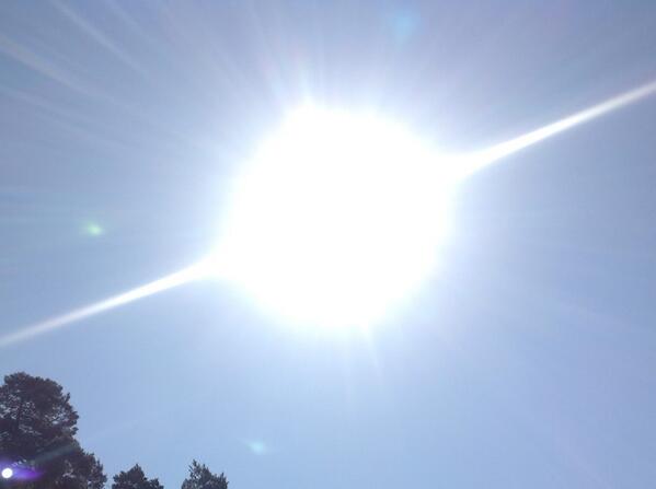 dagm_f's tweet photo. Eksploderende mye sol i dag også #sun http://t.co/yv969c3GF3