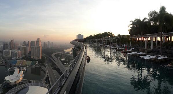 WegoID's tweet photo. Happy sunday from #skypark @marinabaysands! #ExploreMBS http://t.co/nU0RT3eeJI