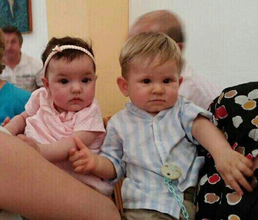 e_aledoP's tweet photo. Mis dos pequeñines 👶👧 http://t.co/HPH6fzqM4Y