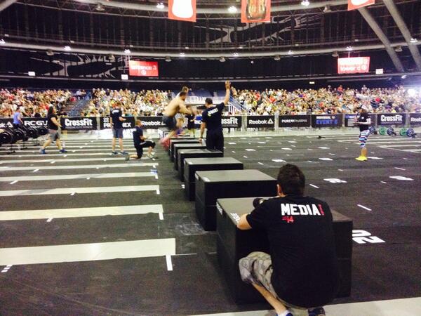 EuropeRegional's tweet photo. Jacques du Toit @CrossfitTAU in the lead followed by JP Knipe @CrossFitPBM #CrossFitGames http://t.co/8Gx8Mi1nai