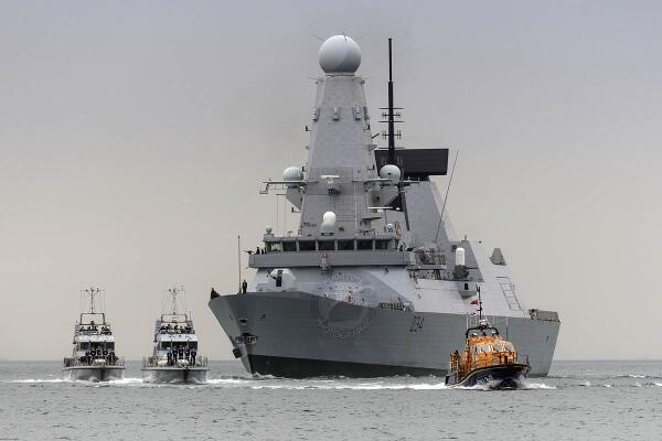 On this day 2012 #Type45 #HMSDiamond #URNU #HMSTracker #HMSRaider @RNLI @BembridgeRNLI marked Queen's Diamond Jubilee