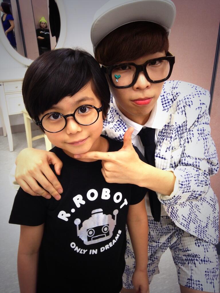 BpCxWNbIAAAKsbE.jpg:large