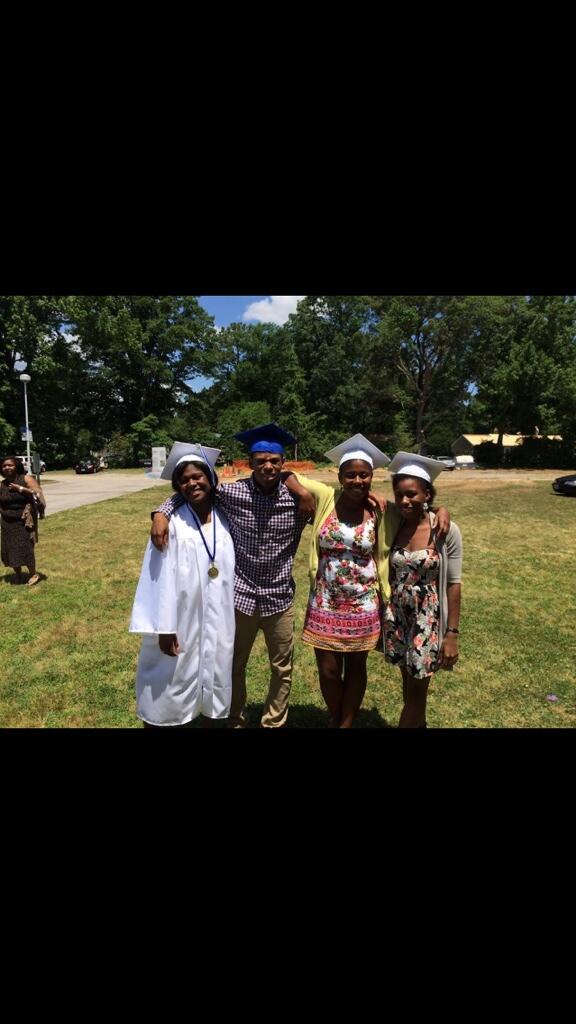 Shayyna24's tweet image. Akeylah: #classof08
Maya: #classof'10
Rob: #classof'13
Me: #classof2k14 
We brought out their old caps hahaha😊😊❤️❤️