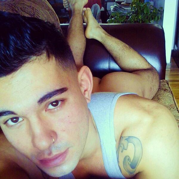 SoloChicosGay's tweet photo. http://t.co/tFakPtEjE1