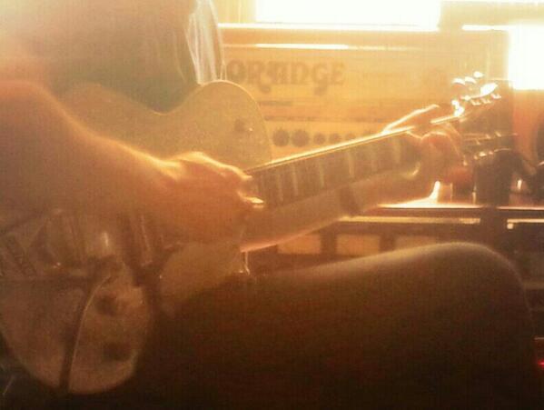 ThatDigitalSpit's tweet photo. @ScharffIsHere don't paste. #recording #guitars http://t.co/HcZLu6Kauy