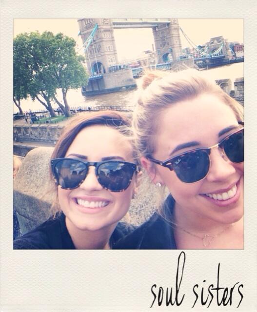 ddlovato's tweet photo. Already missing my best friend @m_callahan. No one has ever been a better friend to me.. I love you biff 💕👯🇬🇧💗 http://t.co/KzO5NpuwQ6