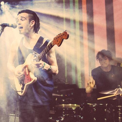 Drive like i do. Бен хили. Drive like i do. Drive like i do. The 1975 постеры.