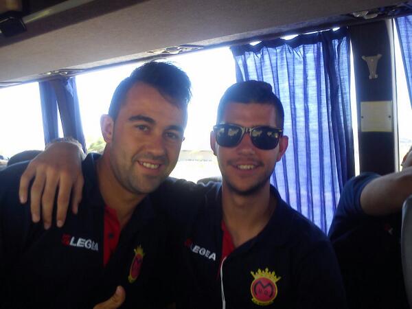 0xSchlomohanoi's tweet photo. Una de las mejores personas que hay dentro de este equipo! Que grande eres pibe. @Juanalfonso_86 http://t.co/HpbL2xG7jy