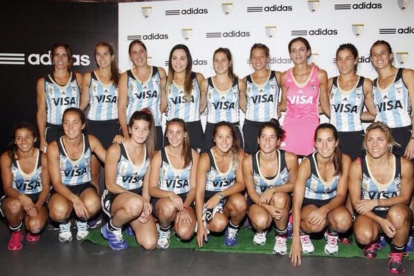 delfinamerino's tweet photo. Hoy es el diaaaa!!! Arrancamos el mundial vs Sudáfrica 19:45hs de La Haya , 14:45 de Arg!No queda nada!!! #VamosArg http://t.co/BawfRjsdKX