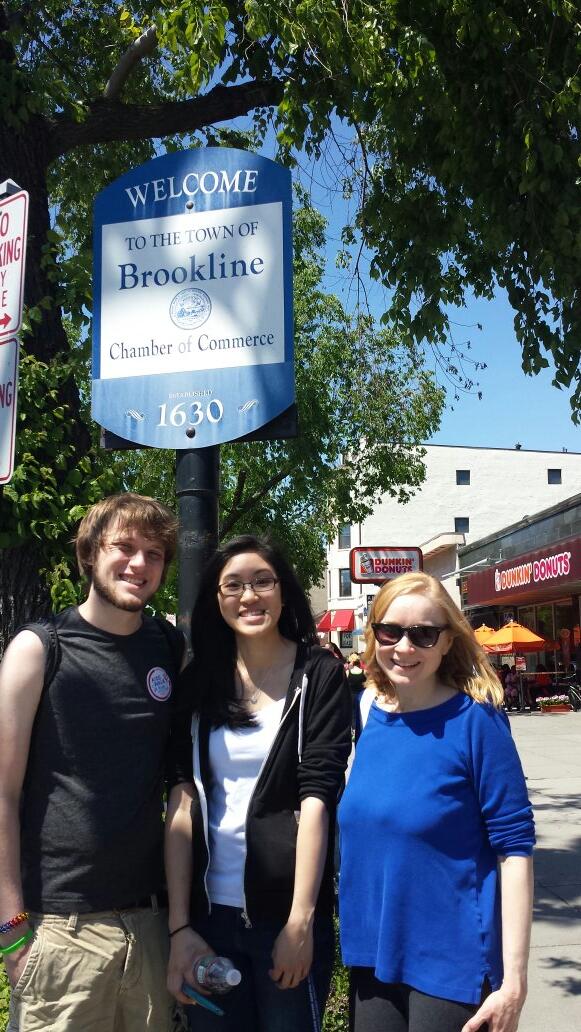 SbuxDevonshire's tweet photo. #awb5k made it to Brookline! ! #sbuxbos http://t.co/lET6VKrQlE
