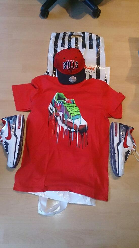 Bene90C's tweet image. #BullsSnapback #Nikeshirt #Airmax @FLER #Vorbild in Sachen Style und Mode!  #Maskulin