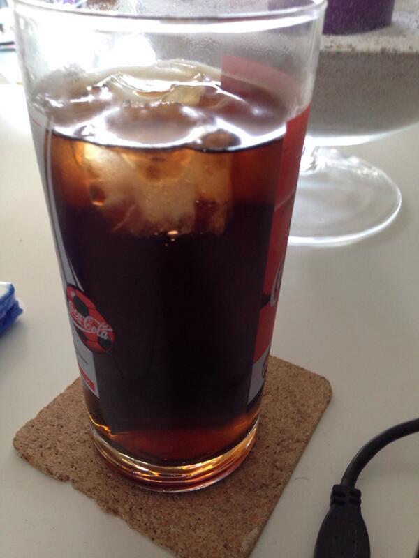 AndreWeesp's tweet image. Alles weer aan kant van gisteren, was een #topdag nu onderuit met een kleine cola met ijs! #buurtbbq @BBBQlakenkopers