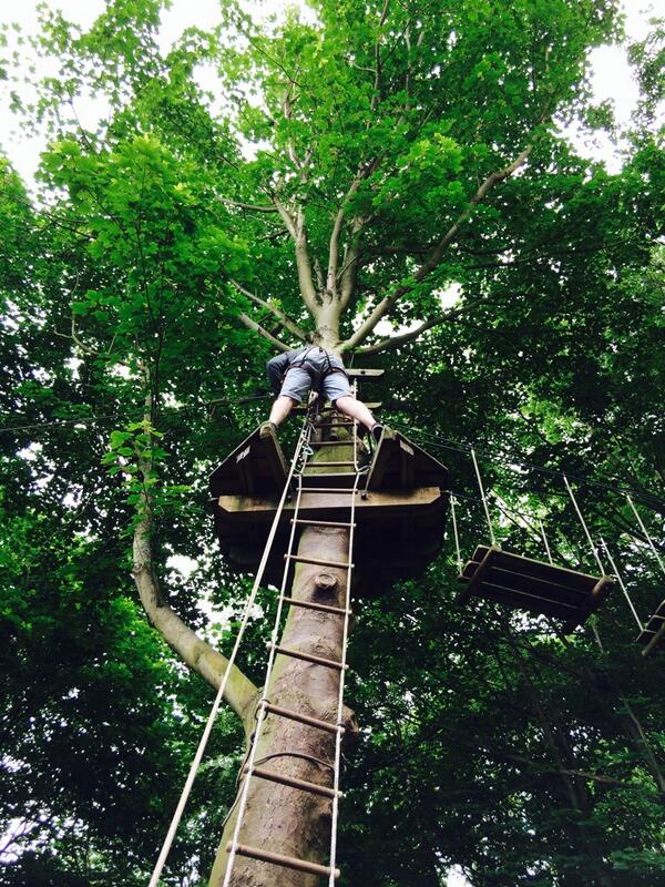 ChloeLMoore's tweet photo. Stuck much? @Loz_Cox @DraperDash @B3NT3RRY @KathrynAlty @jharmse http://t.co/yYMn7MFYEd