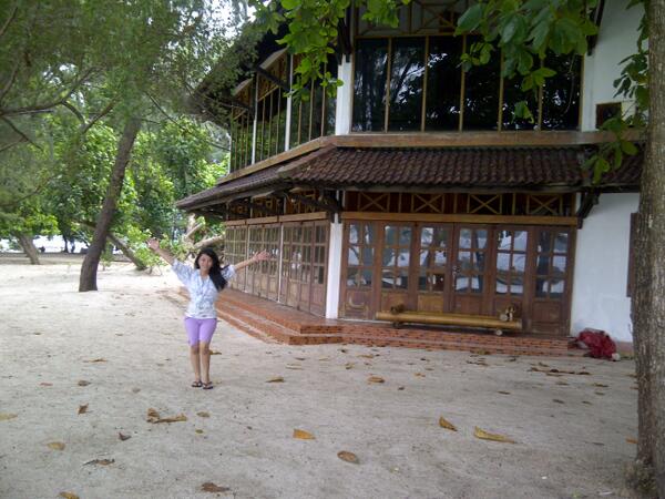 widyce's tweet photo. I'm Happy. Apart trip of Harapan Island.. http://t.co/uDjSMhEzPX