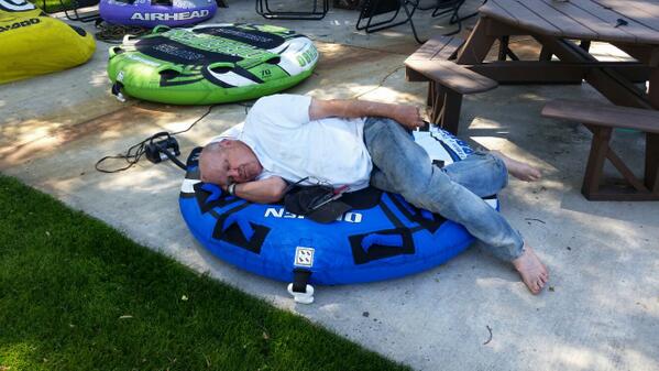 LSchuchart1s's tweet photo. Was going to go tubing but someone passed out on them @bobbyallen18 http://t.co/yqMxrBnr1Y
