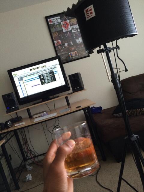 DreadG5's tweet image. My current situation working on something 💯🔥🔥 #FirstClassHitzEnt  #DaRealist #NothingButDaTruth