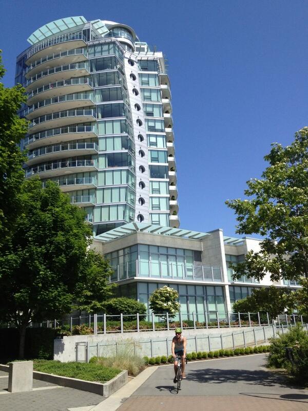 BLAH_CITY's tweet photo. James Cheng began with prominent architect Arthur Erickson. Seawall becoming architourism destination! Next @Gwerkca http://t.co/4YdEJpoLfj