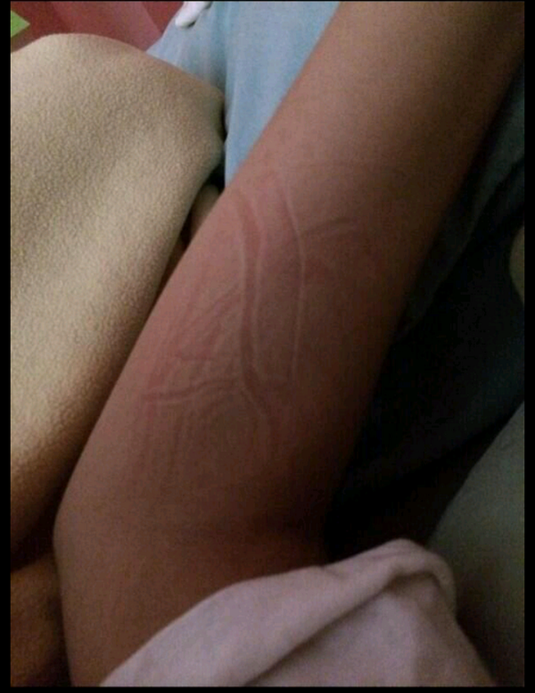 ComicaIGenius's tweet photo. You know the nap was good when you wake up with one of these http://t.co/6kQakO8tAt