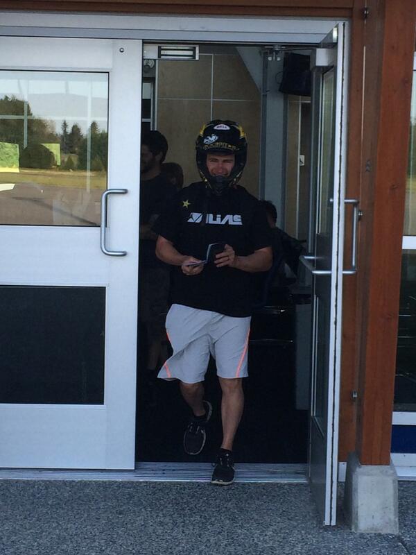 EvolvedMX's tweet image. Carry on your helmet they said.... @Palmsmx @theDisco48 #flyingproblems