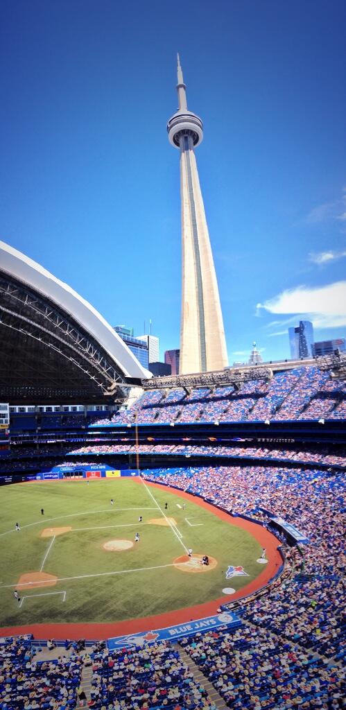 SimonOstler's tweet photo. What a day for a ball game! @BlueJays #toronto http://t.co/HZFHfwsJhk