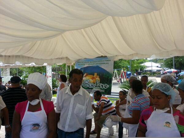 lachapel007's tweet photo. Feria lactea Puerto Plata 2014 @Conaleche @APROLECHERD @ericganadero @sergiocarlo http://t.co/xoRvY6QqAw