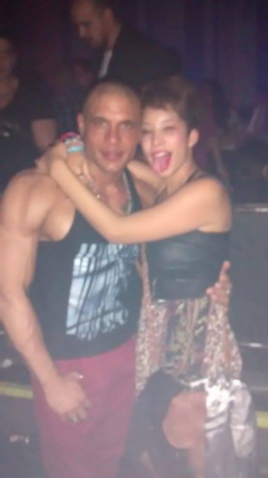 Milii_alem's tweet photo. #Quererteeeee amigo gracias por todo euu ♥ http://t.co/utQzIFjH6M