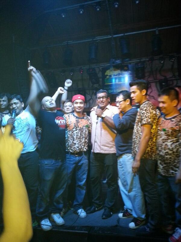 nain5757's tweet photo. At rum jungle http://t.co/LMOYCCIiOb
