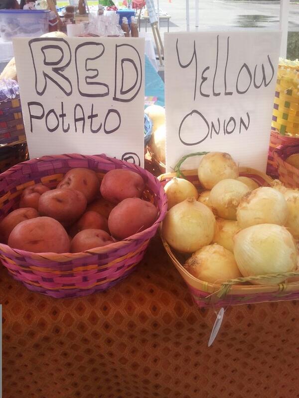 Veggies for sale at <a href="/SwapMeetNOLA/">SwapMeetNOLA</a> #NOLA open till 4pm #BuyLocal cc <a href="/NOLAnews/">NOLA.com</a> <a href="/theadvocateno/">New Orleans Advocate</a>