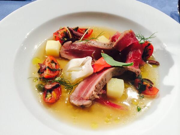capfede82's tweet photo. Gran piatto della Francia che oggi al @Girotonno trova una nuova energia!!!@lifetastetv @oloapmarchi @ChiaraMaci http://t.co/Z5mrCcurjv