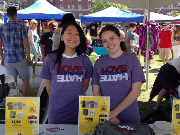Rogeronimo_com's tweet photo. Feeling down? Volunteer! It's better than Prozac. And the side effects r spectacular!
@HRC @HRCGreaterNY #HRCPride http://t.co/3zeWkIbLUL