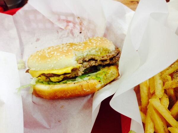 burgernight's tweet photo. Full @burgerhouse http://t.co/4CrXTcBx5P