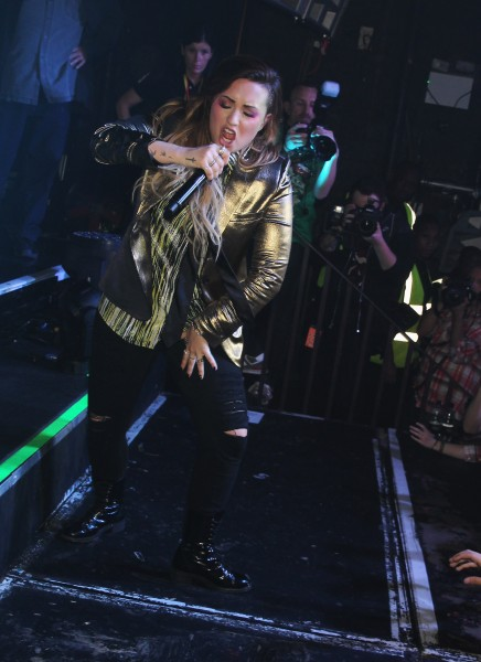 DevonneWorldBR's tweet image. MEU DEUS!