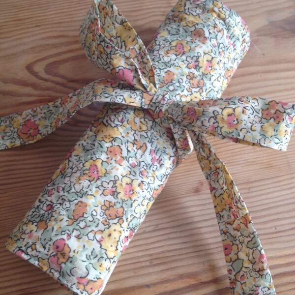 ByLottie's tweet photo. Handmade Make-up Brush Holder.. http://t.co/K5pb6kqAKj