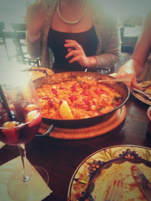gemma_treherne's tweet photo. Perfect eve eating tapas with my faves ❤💃🍴🍷👌🙌 #soneeded #laughaminute @gabilowe @natdoe89 x http://t.co/TS1AuSFany
