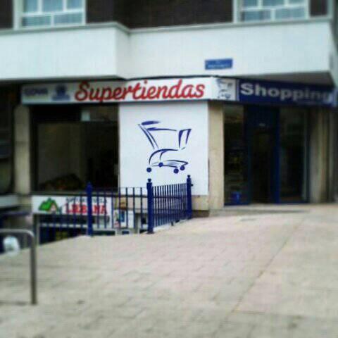 TiendaShopping's tweet photo. Gracias a las más de 300 personas que habéis inaugurado #Shopping Santander ;-) http://t.co/4E7nlvbj7g