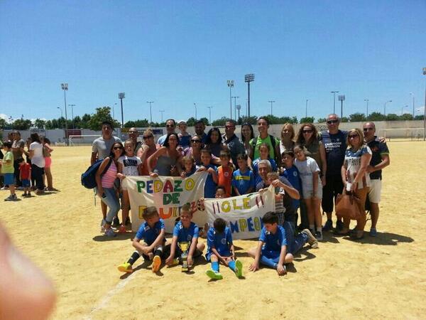 Ezequiel_Udjv's tweet photo. El último q se jugó asta dia d hoy, la familia a crecido y con buenas personas q siempre estarán en mi corazón! ! http://t.co/znYRpbNaaH