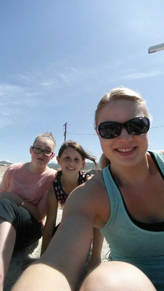 MissyMorris3's tweet photo. Hiking with my nieces. Love these girls! #TableRock #Boise http://t.co/dCCSrQA15Y
