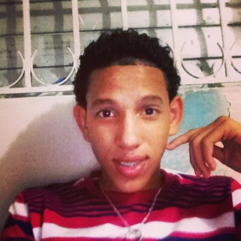 NapoCas's tweet photo. Cojee Un Avión Paa Vee Si Me Llega #YLooDudoo :) http://t.co/C4qooK2A7U