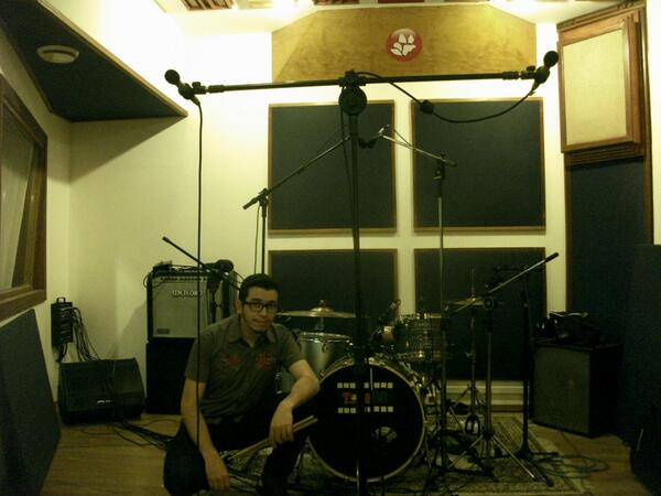 williandrummer's tweet photo. Gravação de bateria concluida http://t.co/8jtfL5HJJR