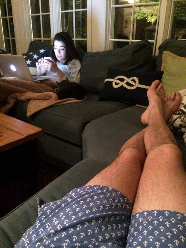 KJPUnfiltered's tweet photo. Catching up on work &amp; emails before watching Game of Thrones 🃏🎭🎪 http://t.co/nSGwu5GYdC