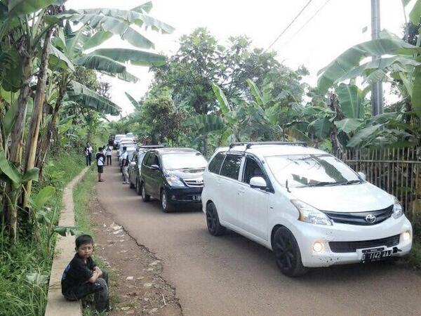 gdemahend's tweet photo. Naik turun bukit *maknyooosss @AvanzaClub_ID @ToyotaID @GTRadial_Indo @Sakurafilter  #TACITANAMPOHON http://t.co/qr3jUXe51v