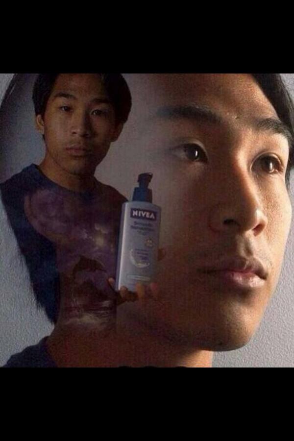 PINHEADROSS's tweet photo. When ur home alone http://t.co/y5IEziEXAv