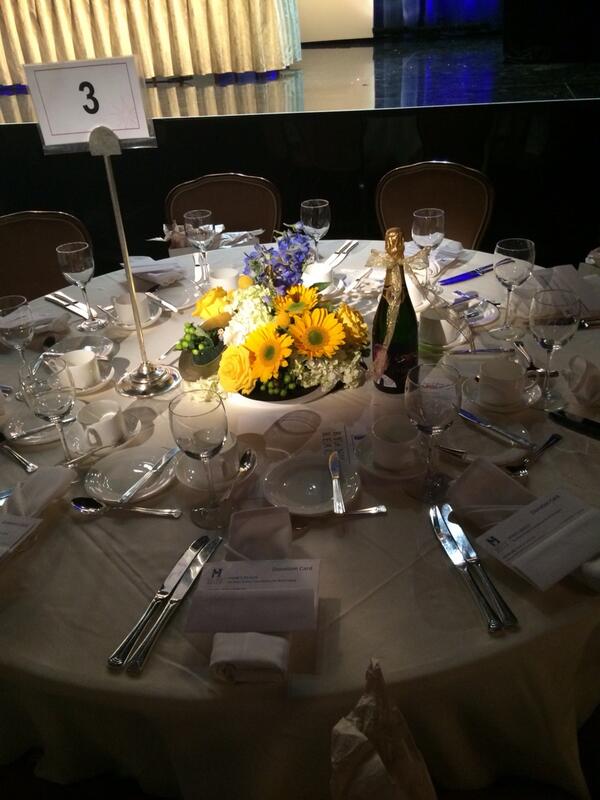 Creating4ACause's tweet photo. Tables are set! #PatBooneRoast #Creating4ACause http://t.co/EQV5mEAFyy